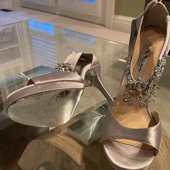 NOT FOR SALE…These were my Wedding shoes. Gently wore but comfortable. - Picture 3 of 3